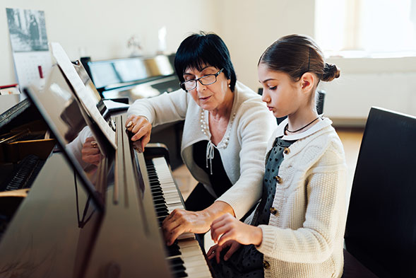 Hỏi: Học đàn Piano trong bao lâu sẽ chơi được?