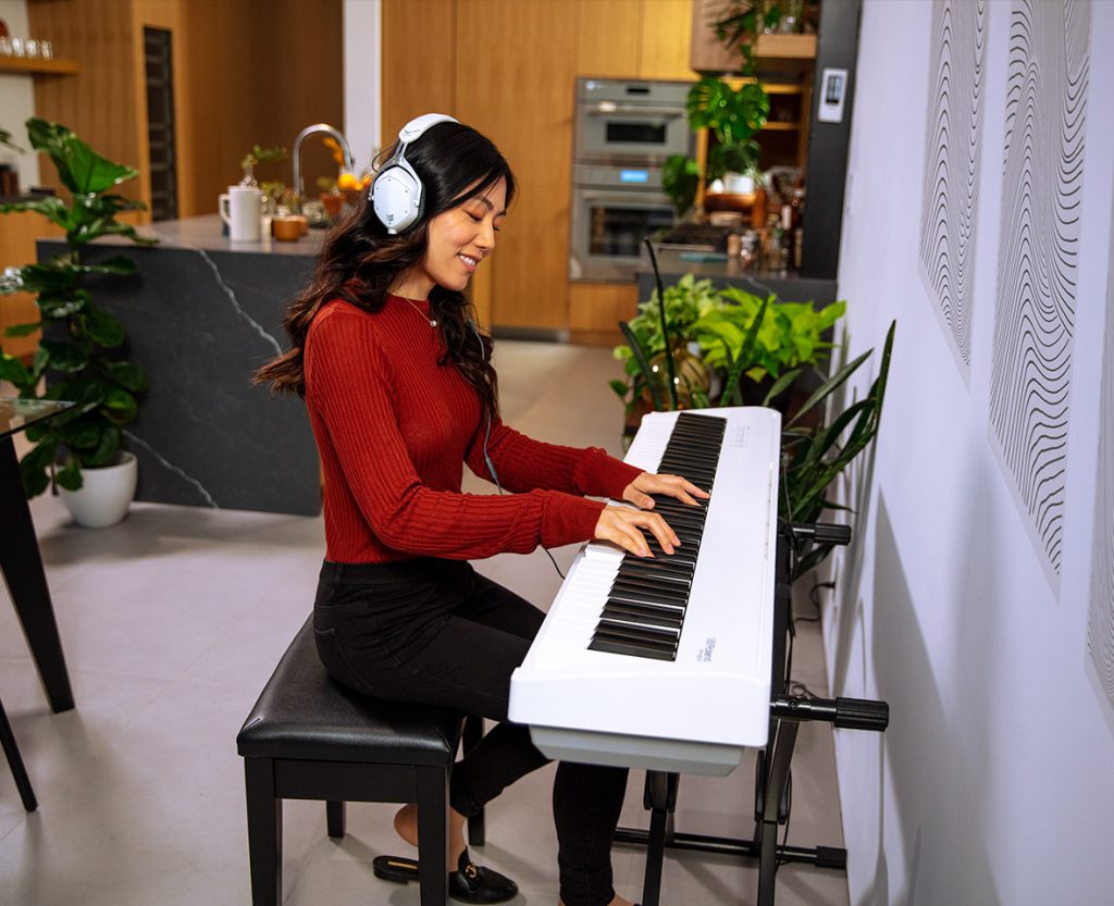 Đánh giá piano điện Roland FP-X MỚI 2021