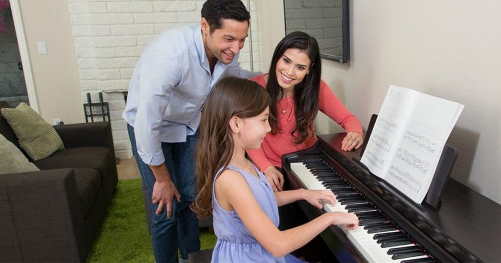 Cách chọn đàn piano cho bé giá cả phải chăng 1