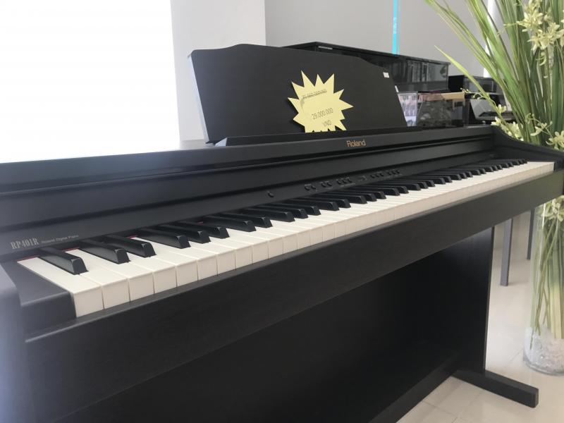 Piano Điện hoặc Cơ trưng bày, Có nên mua hay không???