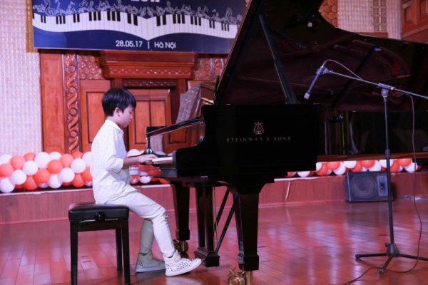 Có nên đăng kí tham gia các lớp học đàn Piano cho bé?