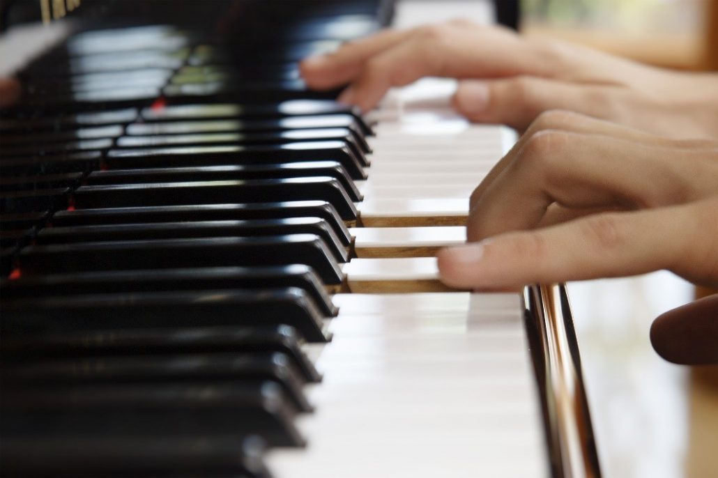 Cách luyện ngón để chơi Piano nhanh hơn