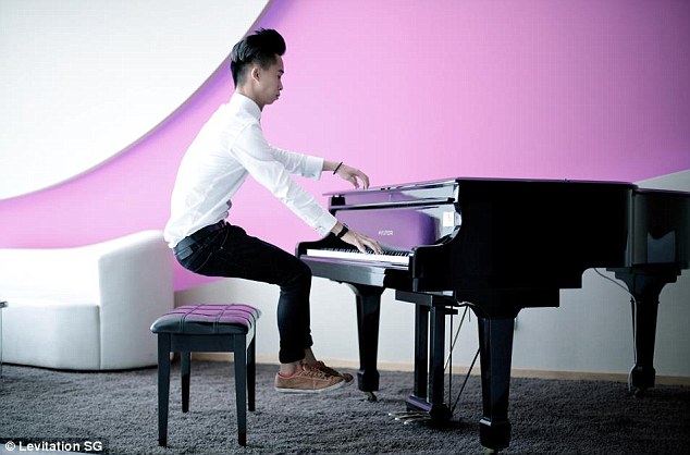 Tư thế ngồi chơi đàn Piano chuẩn nhất