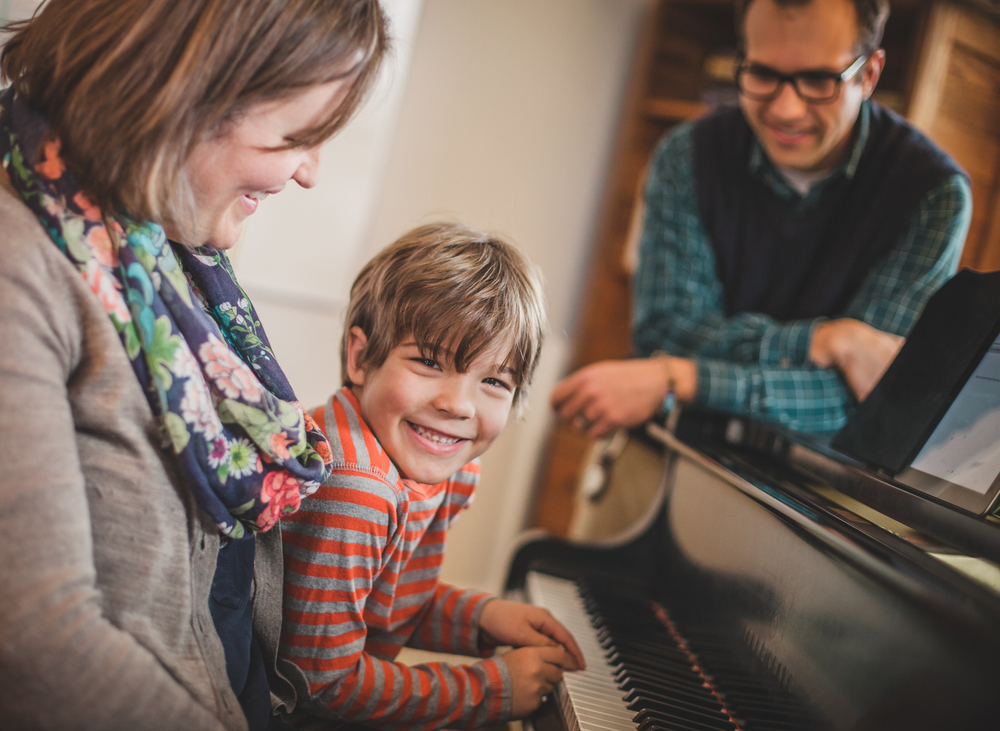 Có nên ép bé học đàn Piano hay không?