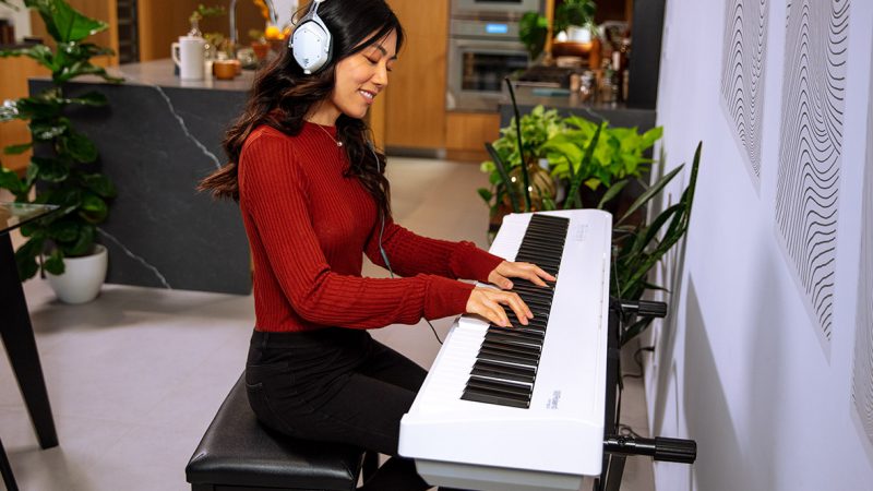 Đánh giá piano điện Roland FP-X MỚI 2021